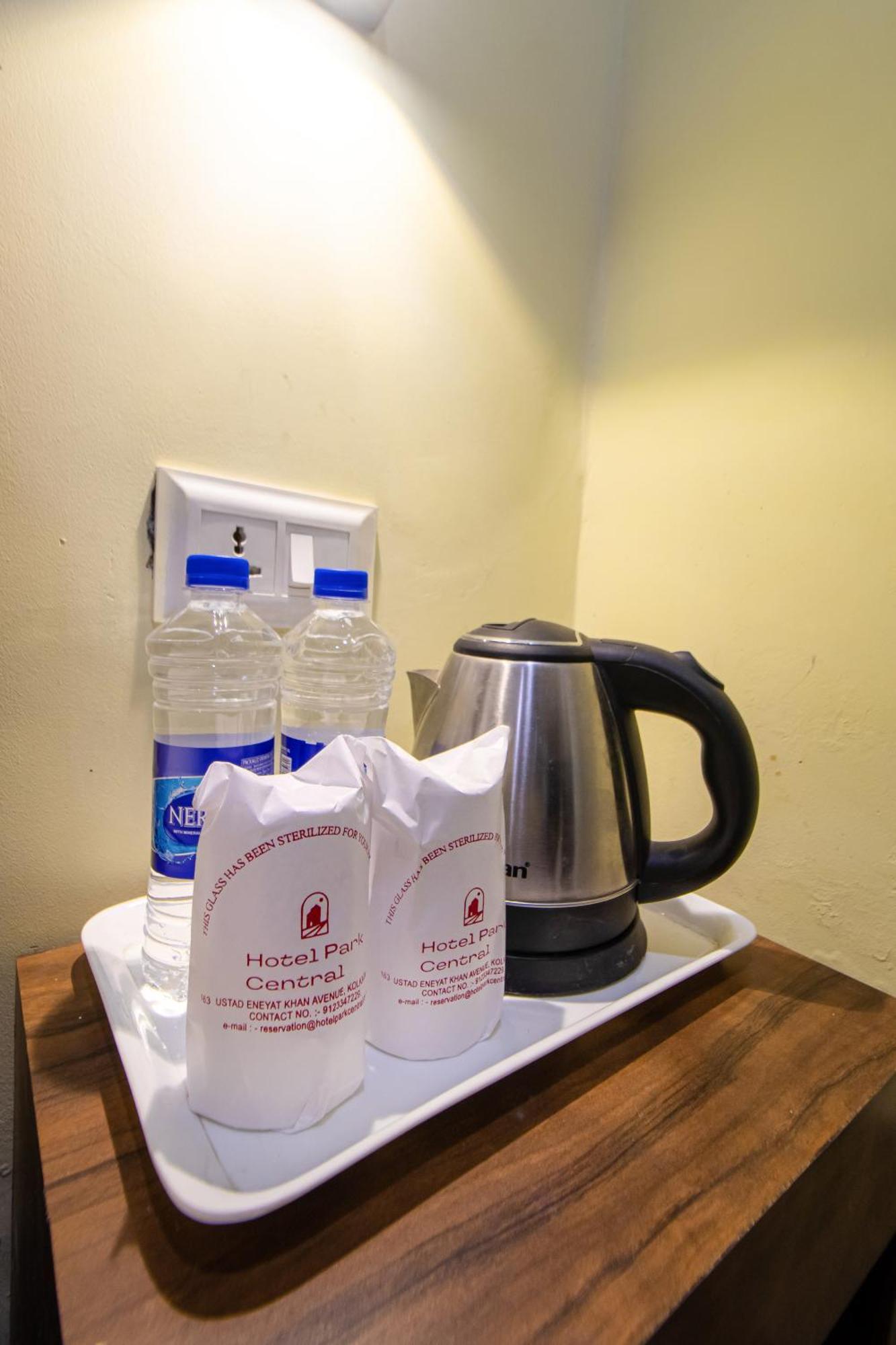 Hotel Park Central コルカタ エクステリア 写真
